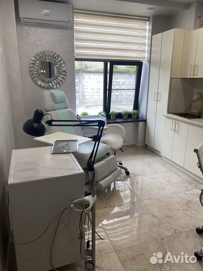 Мастер маникюра и педикюра