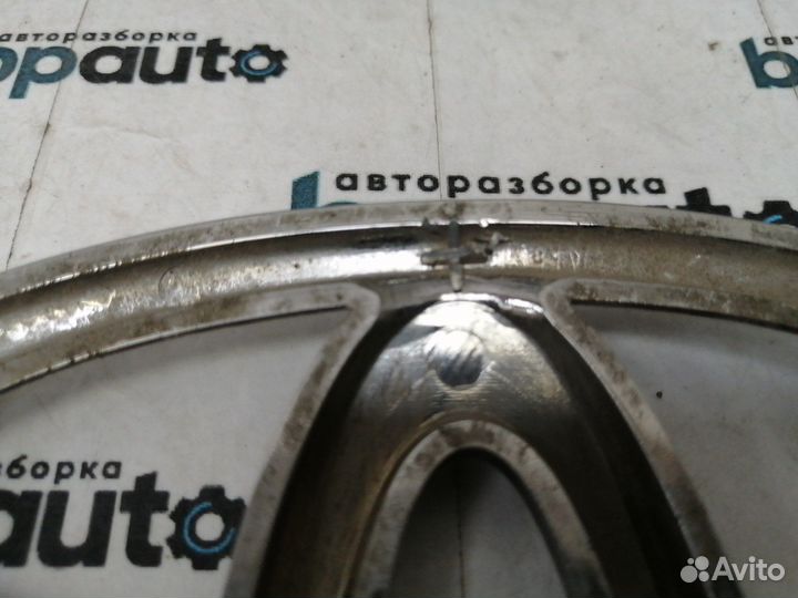 Эмблема в решетку радиатора 90975-02100 Toyota
