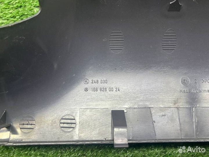 Накладка (молдинг) крышки багажника Mercedes-Benz1688260024