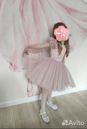 Праздничное пышное платье для девочки 116