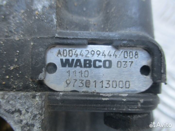 Ускорительный клапан Mercedes-Benz A0044299444