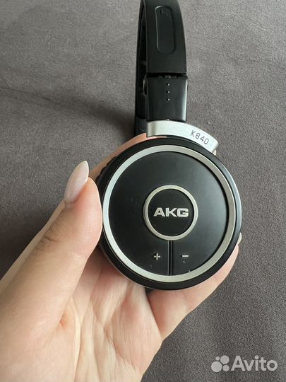 Беспроводные наушники AKG K840KL