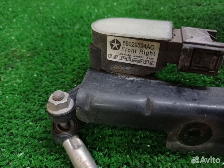 Dodge RAM датчик положения кузова правый