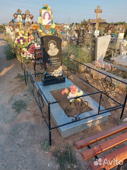 Изготовление и установка памятников, аналоев,оград