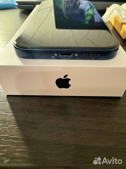 iPhone 12, 64 ГБ