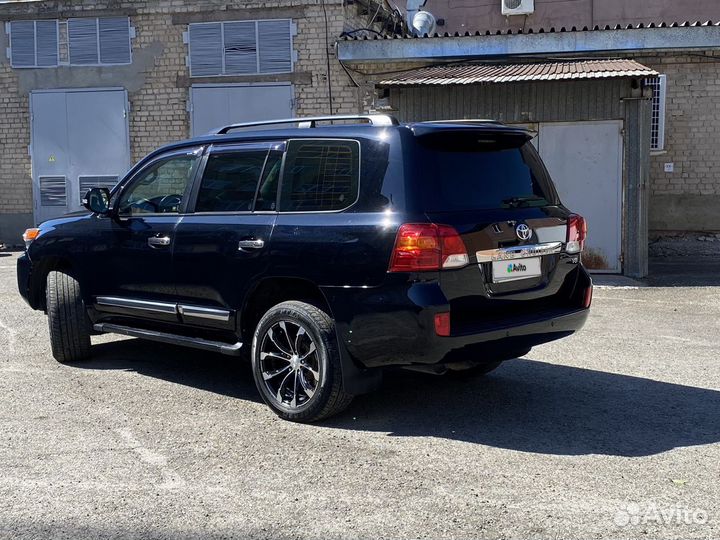 Toyota Land Cruiser, 2012