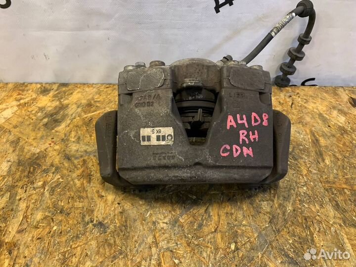 Суппорт передний правый audi A4 B8
