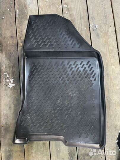 Автомобильные коврики резиновые LADA vesta