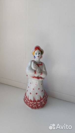 Статуэтка Катюша фестивальная лфз