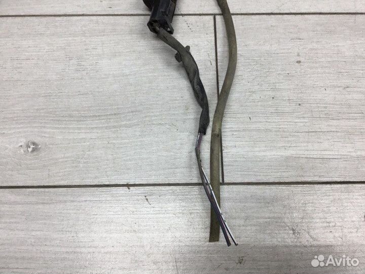 Насос омывателя передний Toyota Avensis универсал