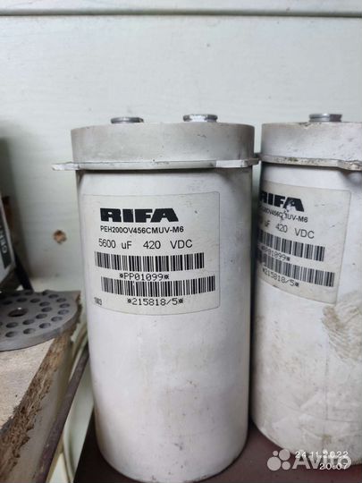 Конденсатор rifa 5600uF 420v peh2000v456cmuv-M6