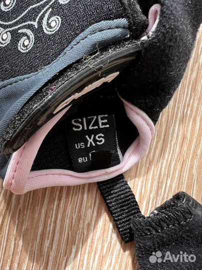 Спортивные перчатки