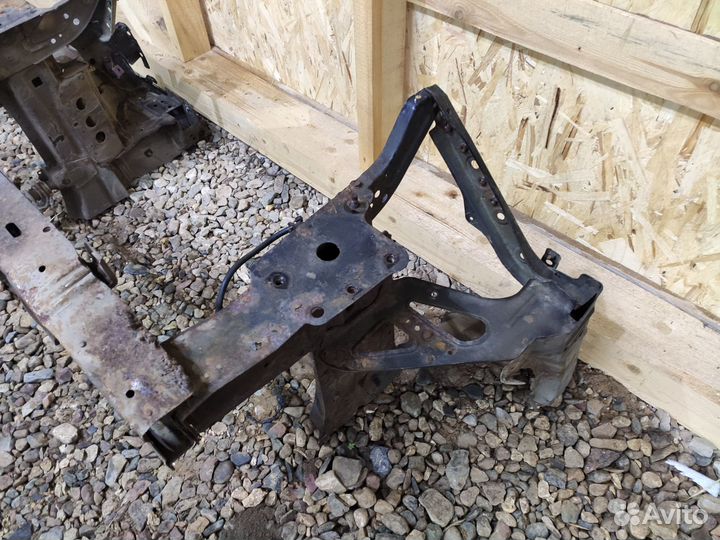 Передняя часть кузова Nissan Tiida C11