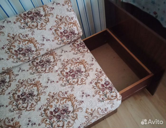 Малогабаритный диван раскладной бу