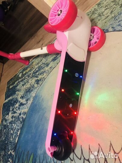 Новый самокат со светом и музыкой