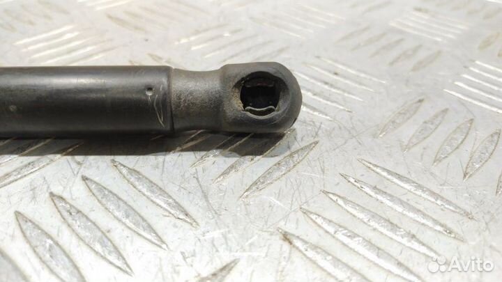 Амортизатор капота Audi A8 D3/Д3 BFM 2006