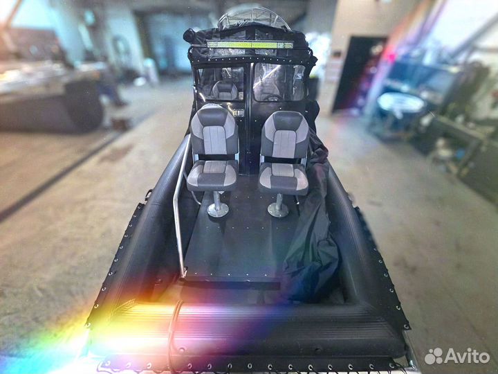 Аэролодка Бриз-550 мощность 200 л.с