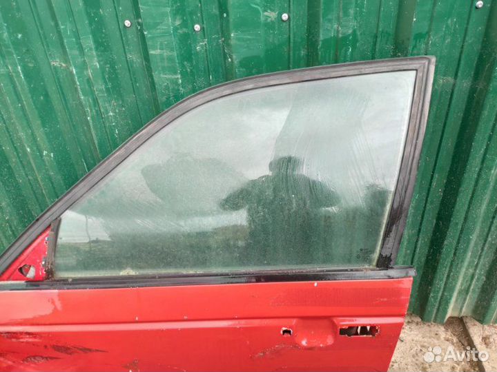 Стекло дверное переднее левое Volkswagen Passat B3