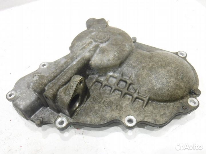 Крышка двигателя Ниссан