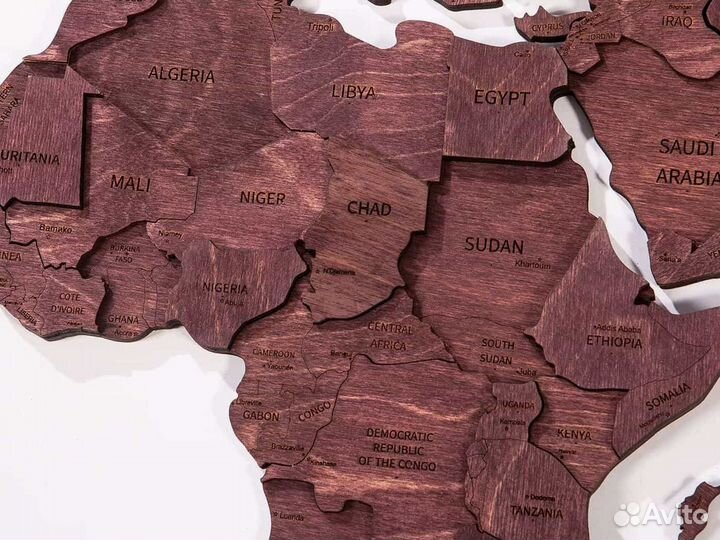 Деревянная карта мира