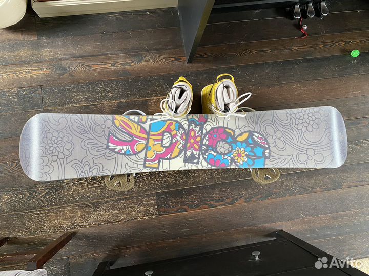 Комплект: сноуборд, крепления, ботинки