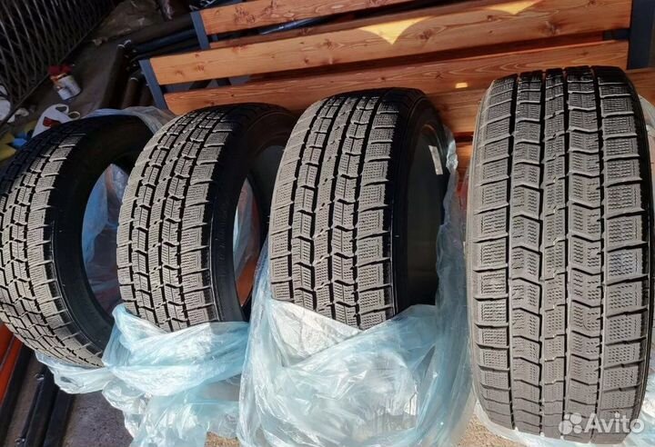 Goodyear Ice Navi 7 215/45 R17 и 215/45 R17