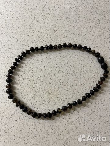 Детские бусы из необработанного янтаря