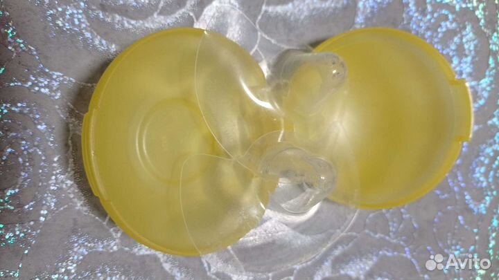 Накладки на грудь medela