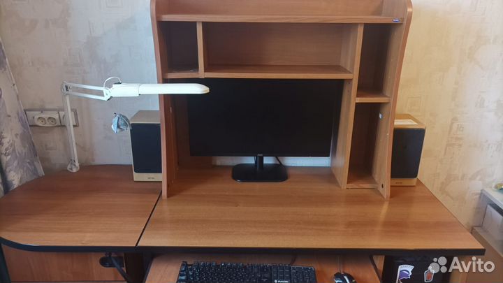 Стол письменно - компьютерный со стойкой
