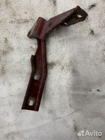 Петля капота левая Лада Приора