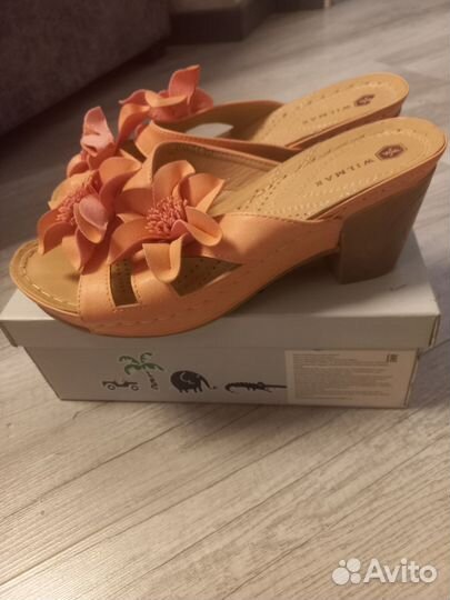 Шлепанцы женские