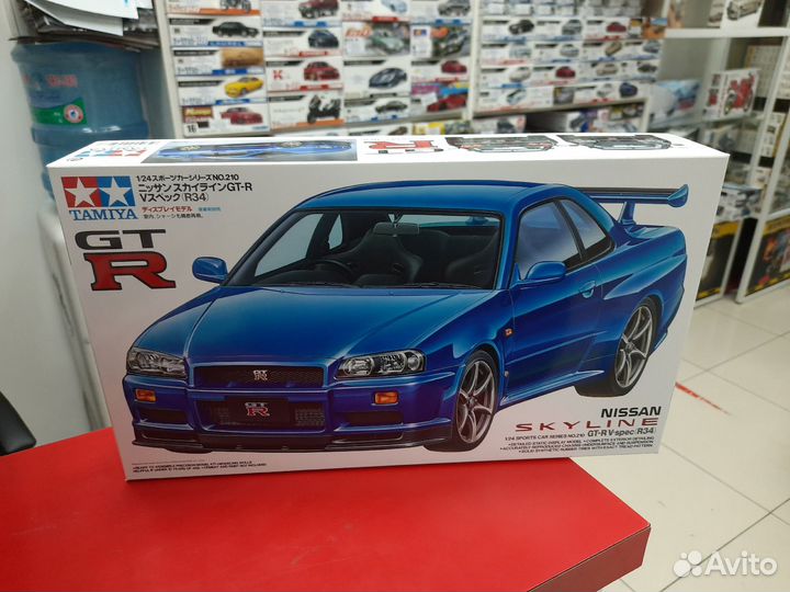 24210 Nissan Skyline GT-R V.spec (R34) 1:24 Tamiya