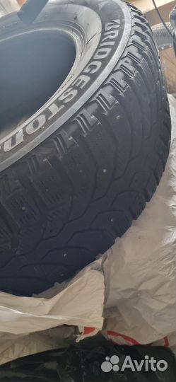 Bridgestone Blizzak Spike-01 215/60 R16 T