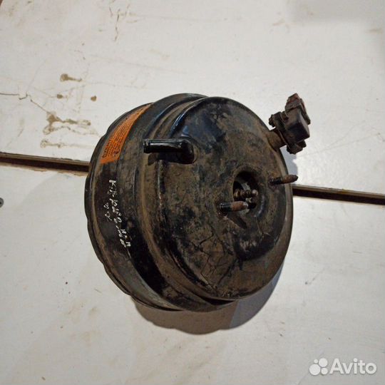 Вакуумный усилитель тормозов Mitsubishi Carisma
