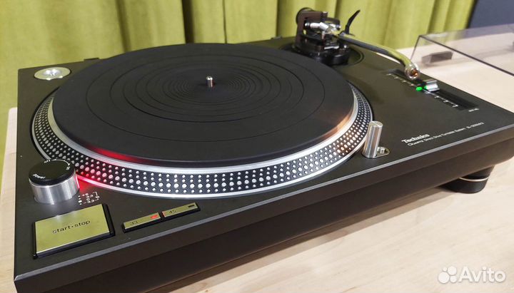 Проигрыватель виниловых пластинок Technics SL-1200