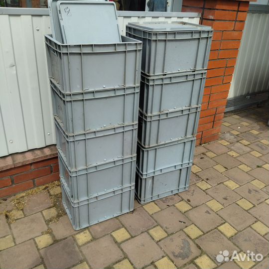 Пластиковые пищевые контейнеры с крышками