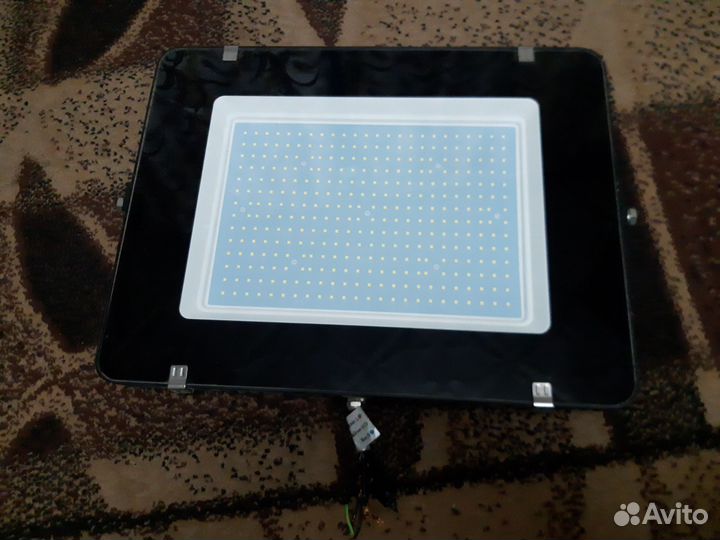 Светодиодный прожектор 300 вт