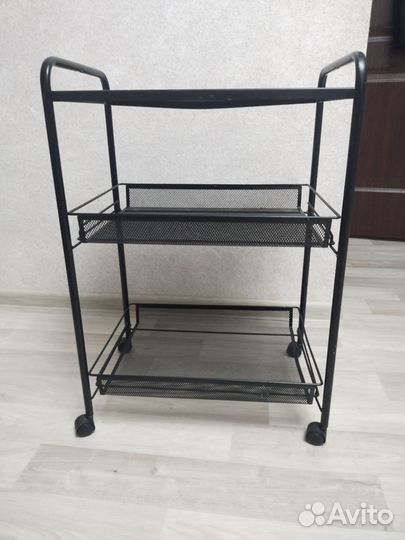 Этажерка на колесиках
