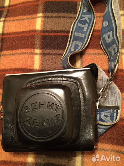 Фотоаппарат «Зенит Е М»с объективом Гелиос 44 М