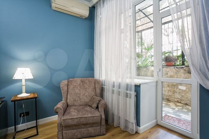 2-к. квартира, 55 м², 1/3 эт.