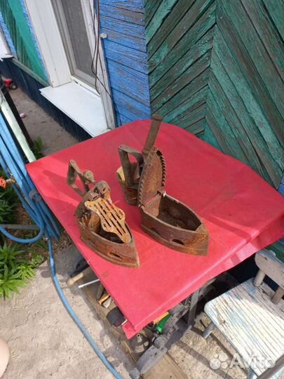 Утюг старинный