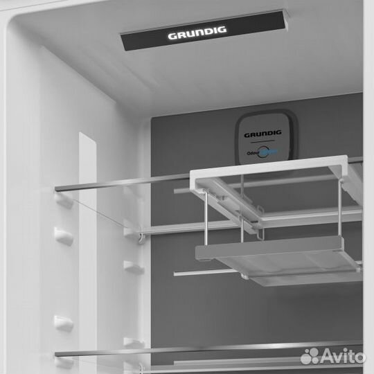 Холодильник Grundig gkpn66930LBW