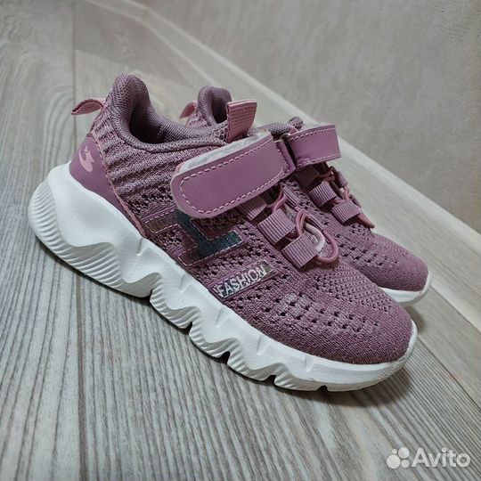Кроссовки для девочки 29