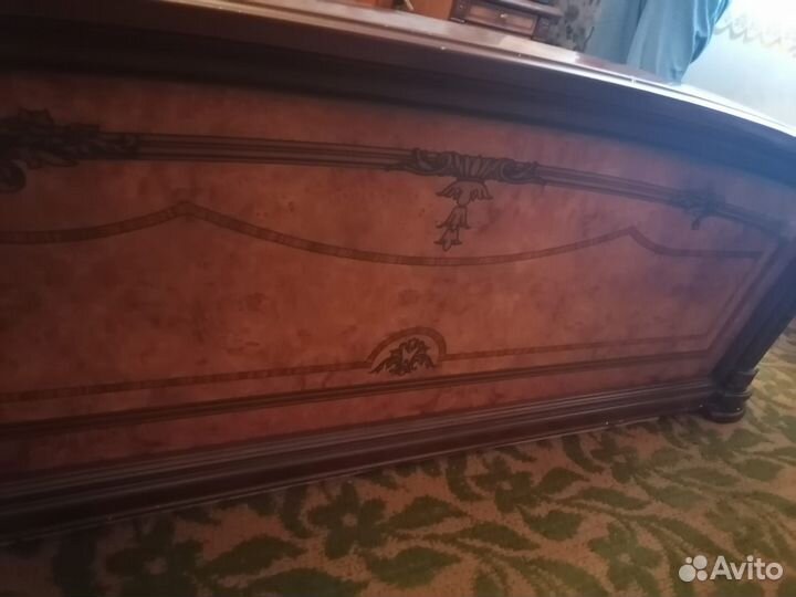 Кровать двухспальная 160 200 бу без матраса Италия