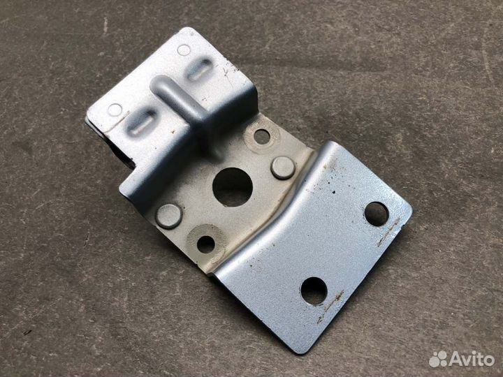 Кронштейн усилителя бампера правый Daewoo Gentra