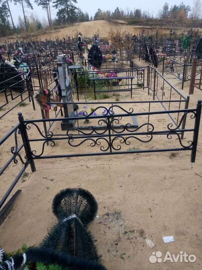 Оградки на кладбище