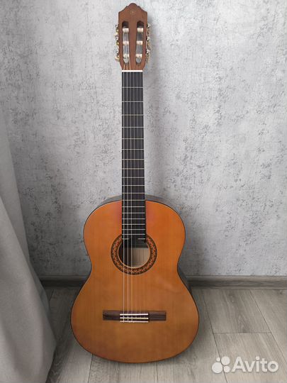 Классическая гитара yamaha c40