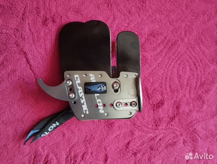 Напалечник для стрельбы из лука Avalon