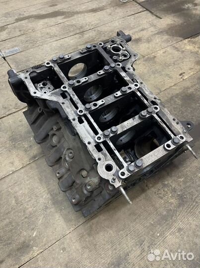 Блок двигателя Toyota Land Cruiser 200