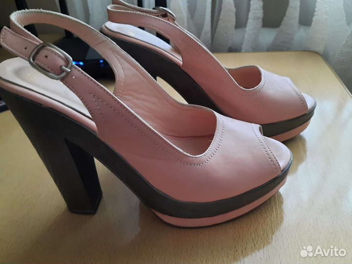 Босоножки 39